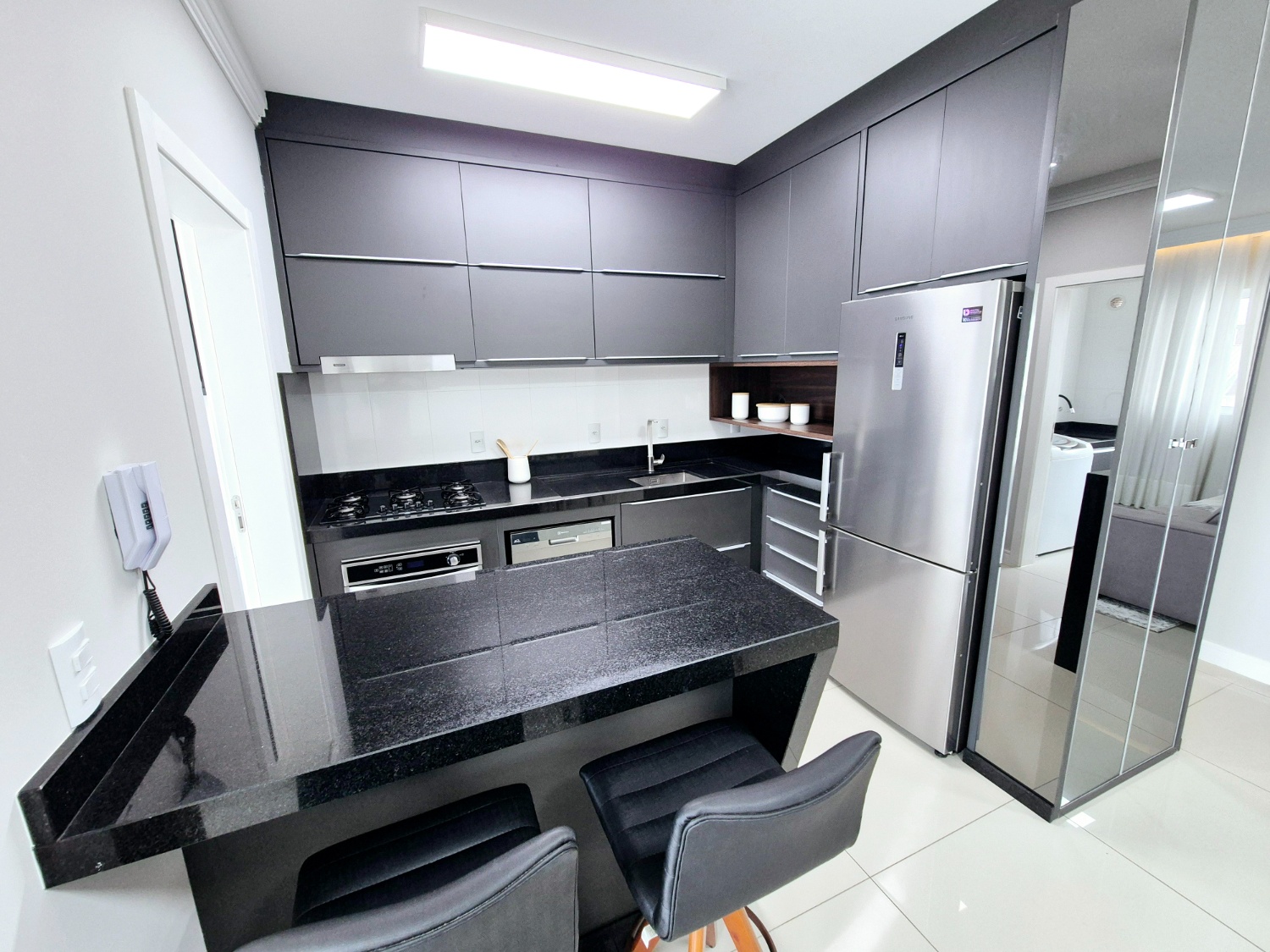 Apartamento no Edifício Puerto Chicama no Centro de Balneário Camboriú - foto 5
