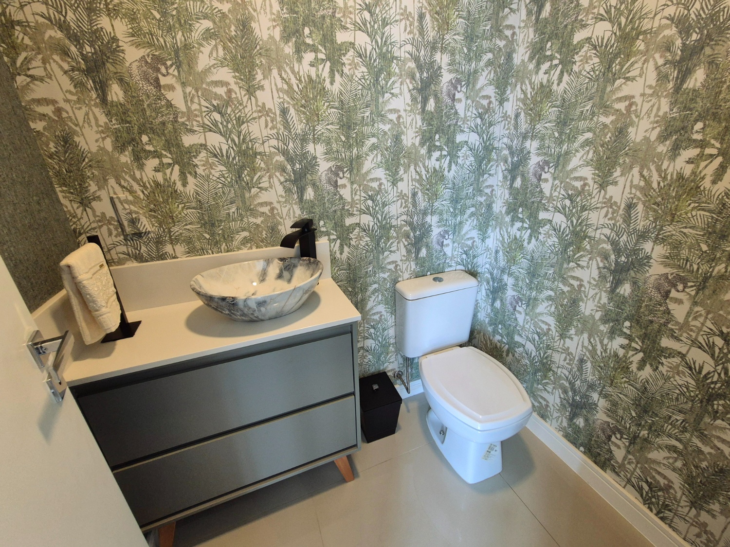 Apartamento no Edifício Puerto Chicama no Centro de Balneário Camboriú - foto 8