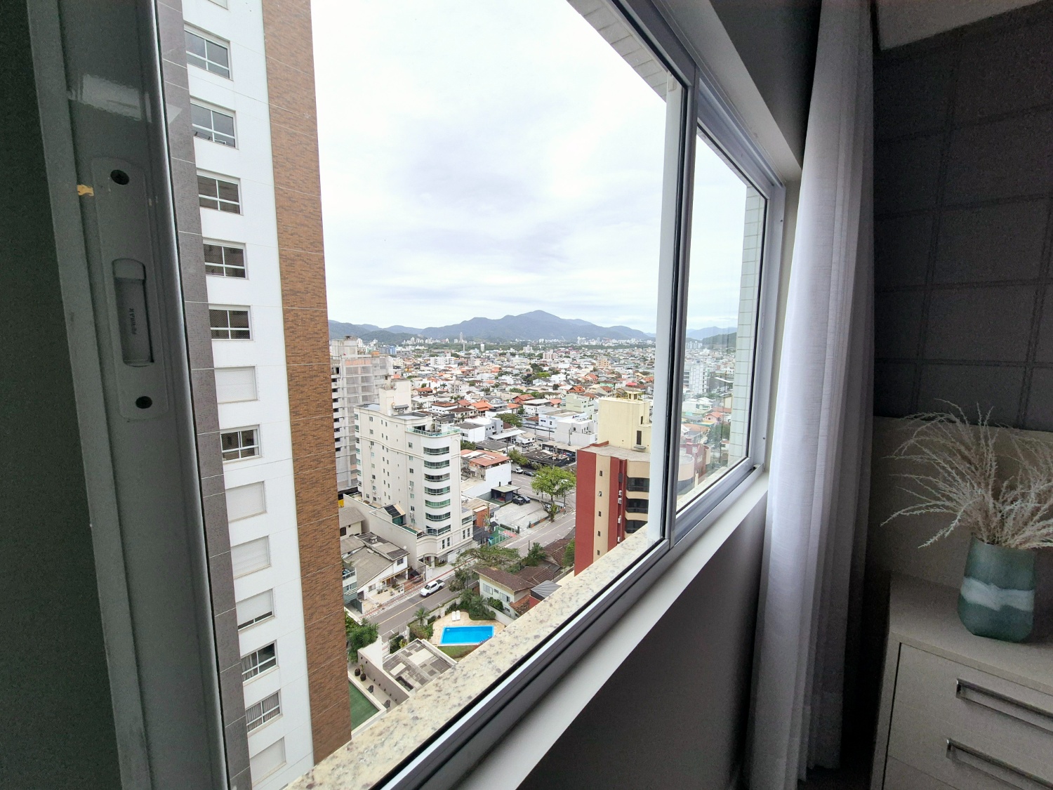 Apartamento no Edifício Puerto Chicama no Centro de Balneário Camboriú - foto 13