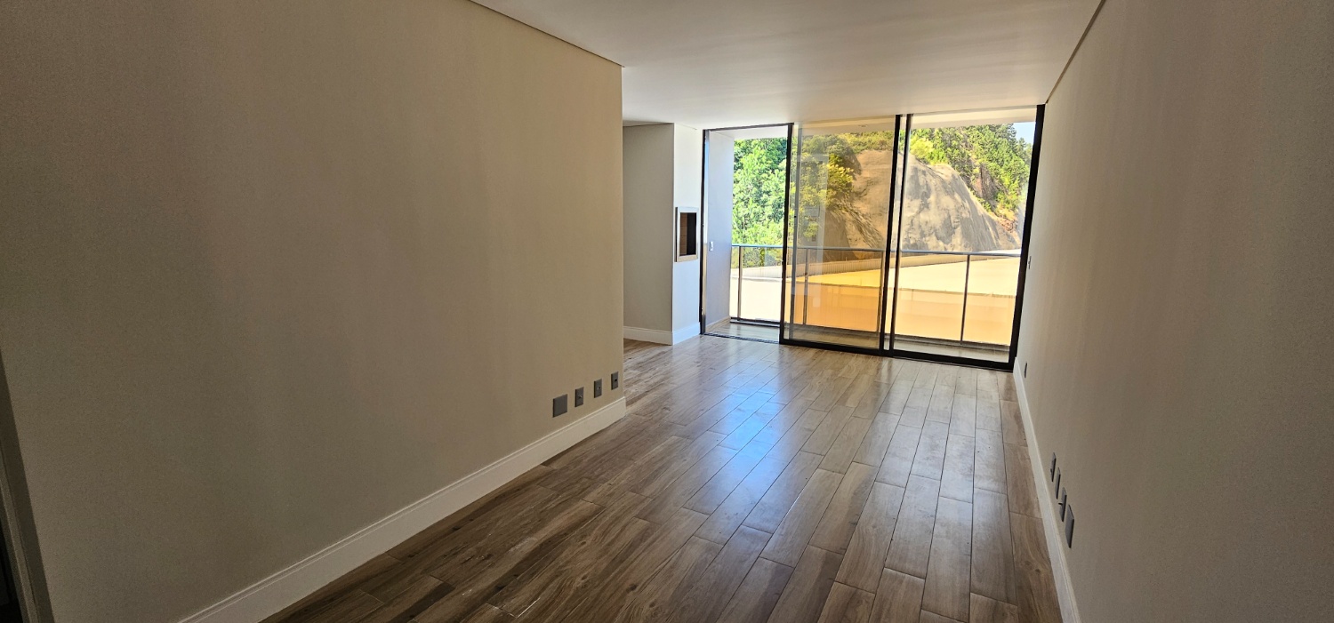 Apartamento no The Spot One anexo ao Balneário Shopping em Balneário Camboriú