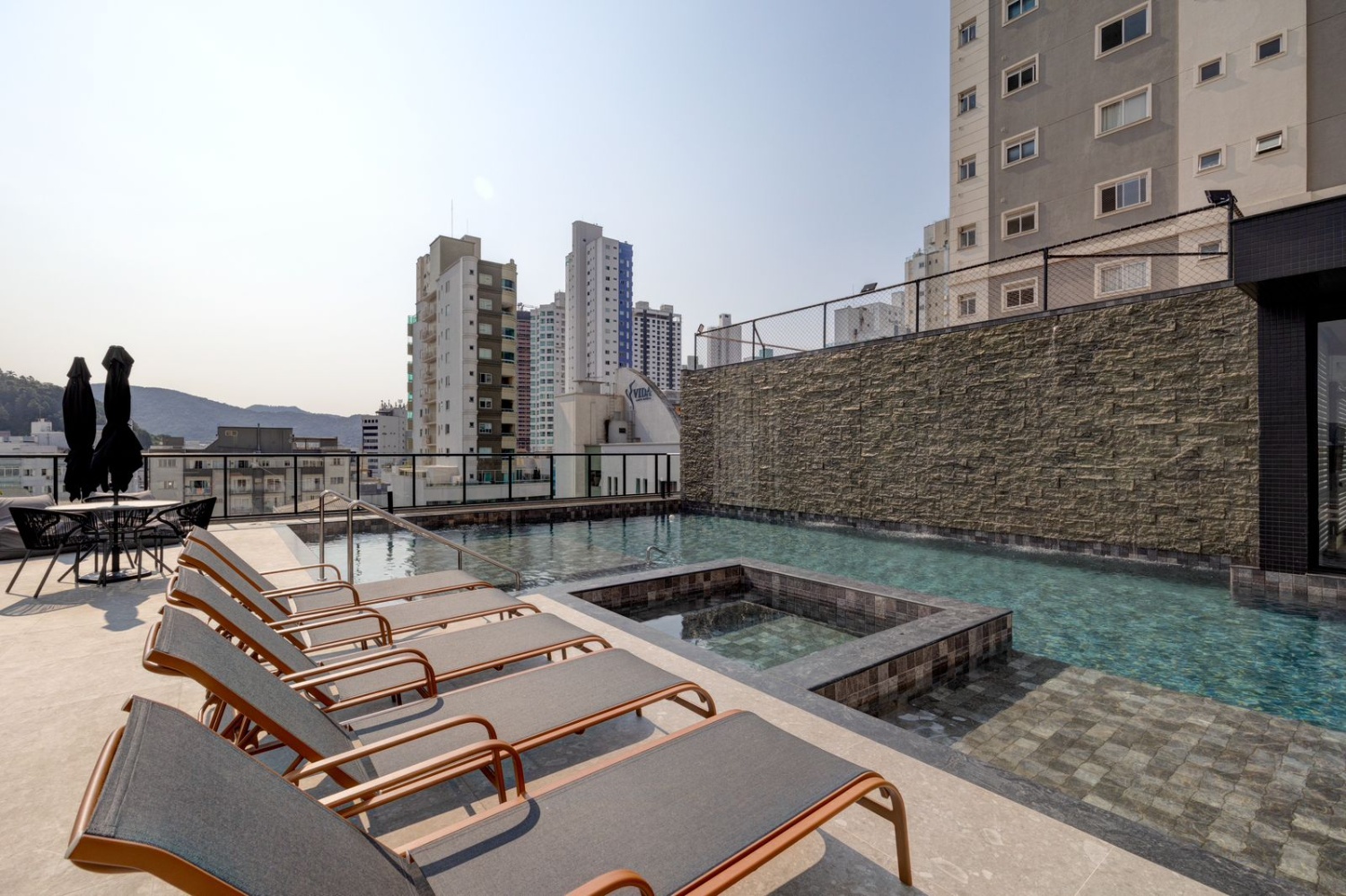 Apartamento no Edifício SoHo Village no centro de Balneário Camboriú - foto 29
