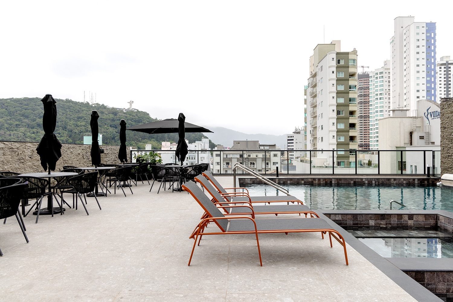 Apartamento no Edifício SoHo Village no centro de Balneário Camboriú - foto 30