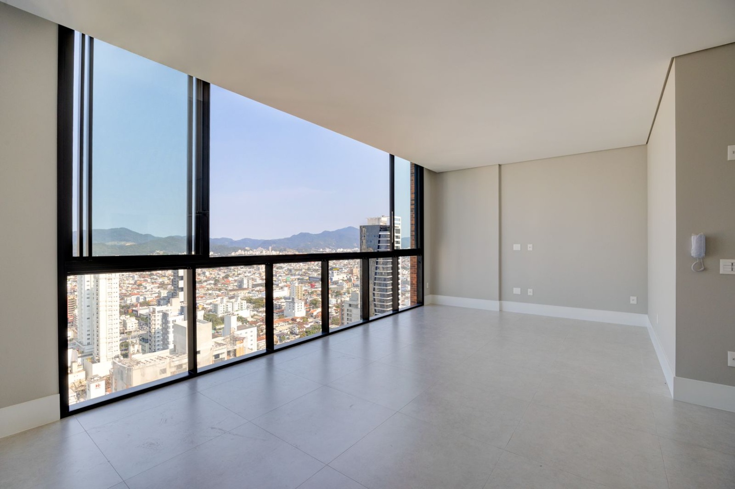 Apartamento no Edifício SoHo Village no centro de Balneário Camboriú - foto 32