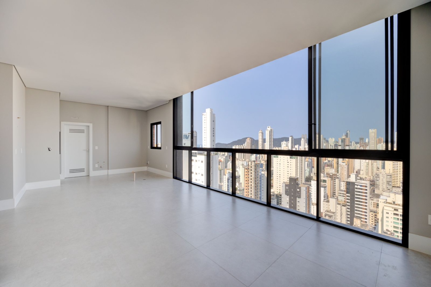 Apartamento no Edifício SoHo Village no centro de Balneário Camboriú - foto 41