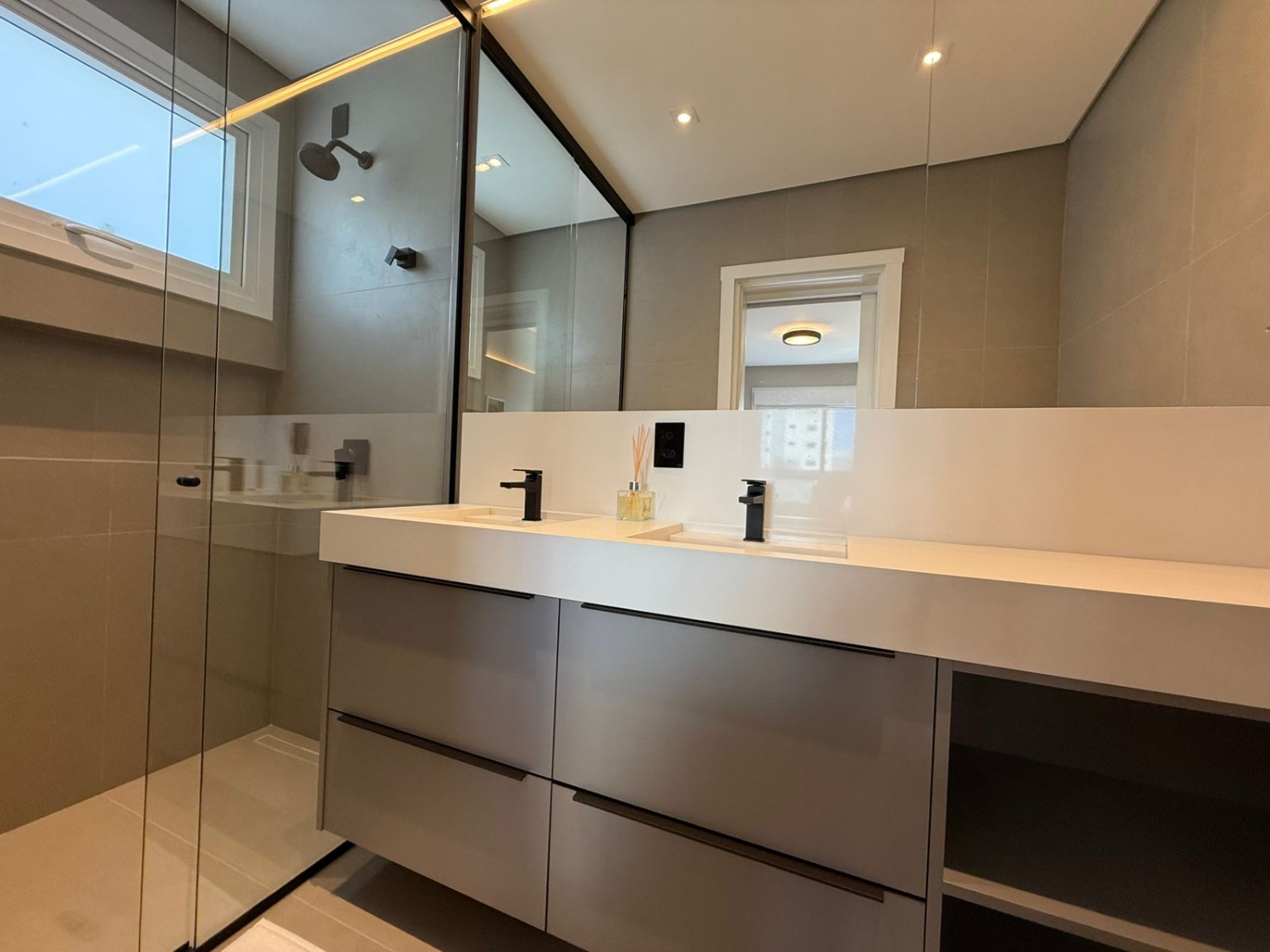 Apartamento no Edifício Crystal Tower em Balneário Camboriú - foto 13