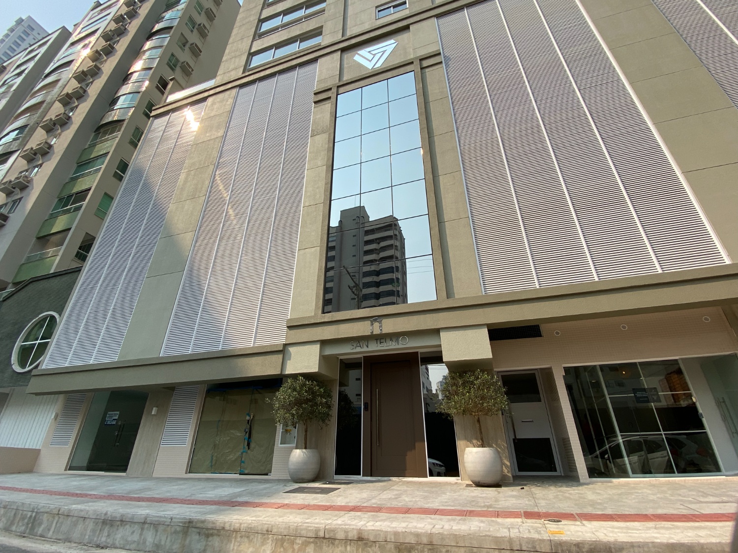 Apartamento no Edifício Santelmo no Centro de Balneário Camboriú - foto 2