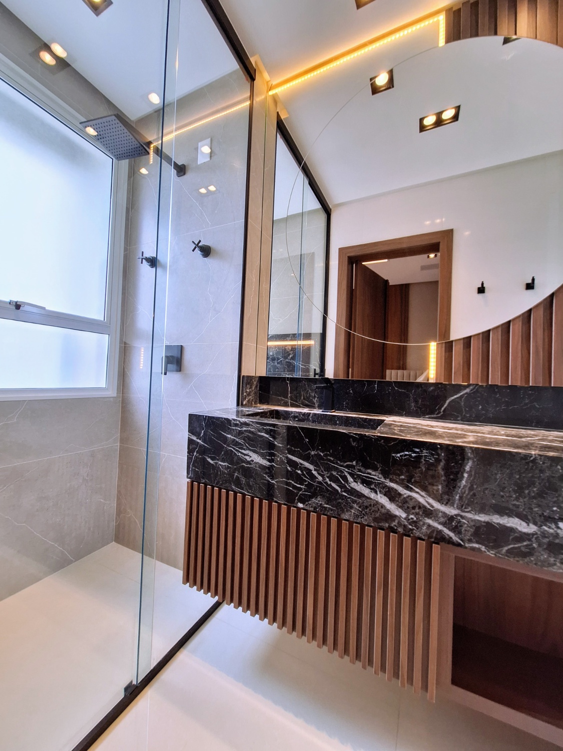 Apartamento no Edifício Le Visage Divinite em Balneário Camboriú - foto 16