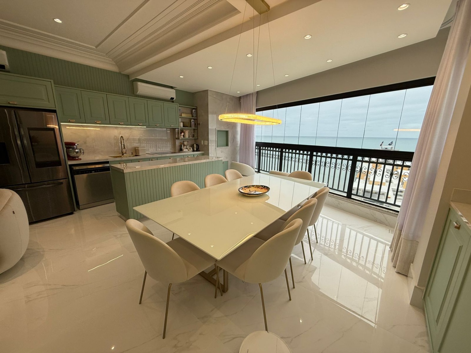 Apartamento no Edifício Lá Riviera em Itapema - foto 2
