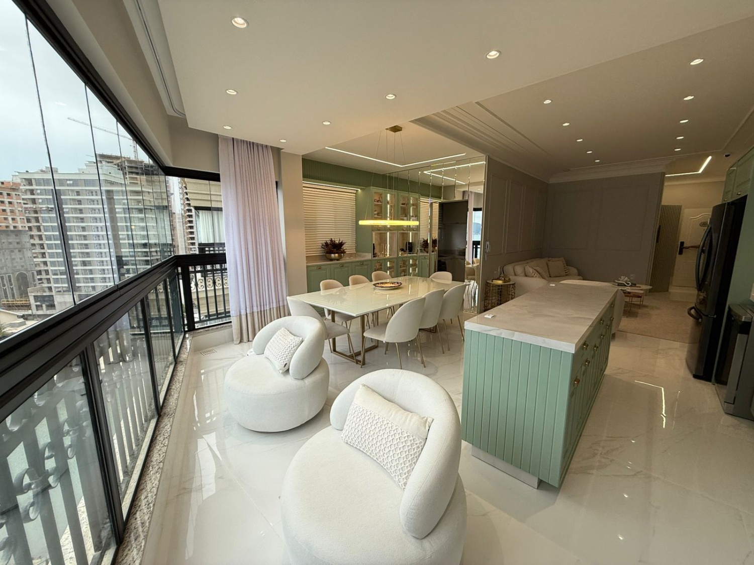 Apartamento no Edifício Lá Riviera em Itapema - foto 3