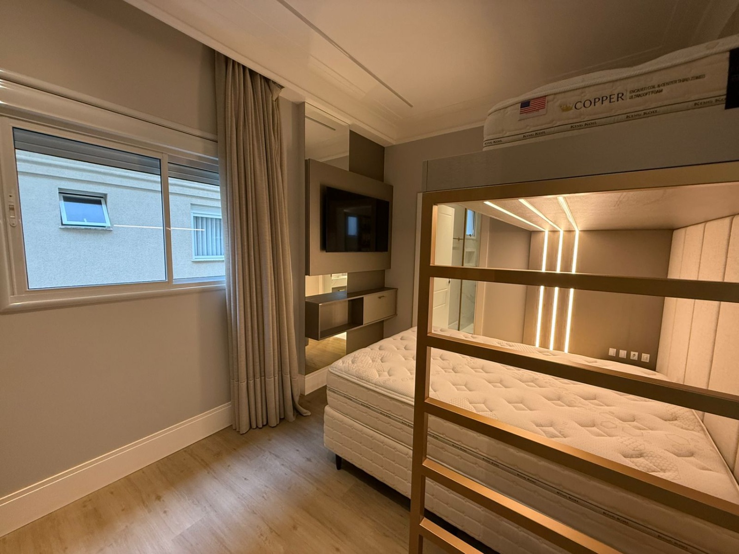 Apartamento no Edifício Lá Riviera em Itapema - foto 12