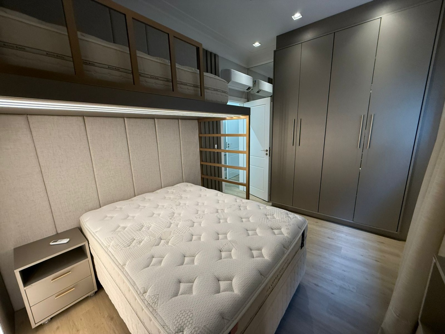 Apartamento no Edifício Lá Riviera em Itapema - foto 13