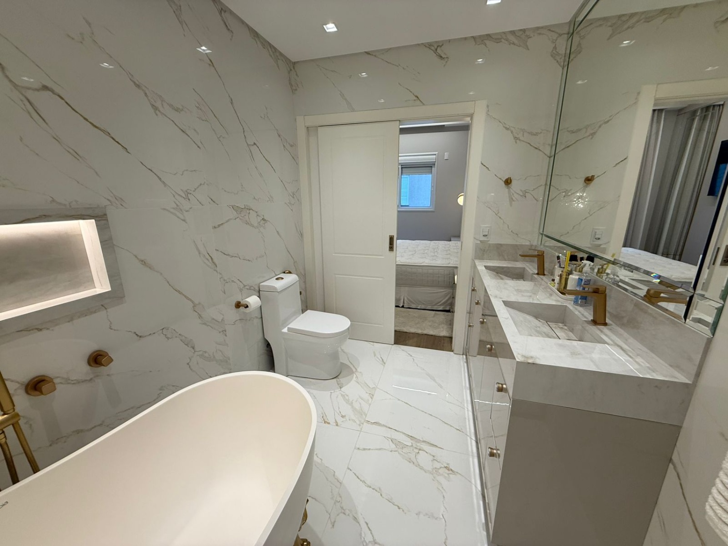 Apartamento no Edifício Lá Riviera em Itapema - foto 17