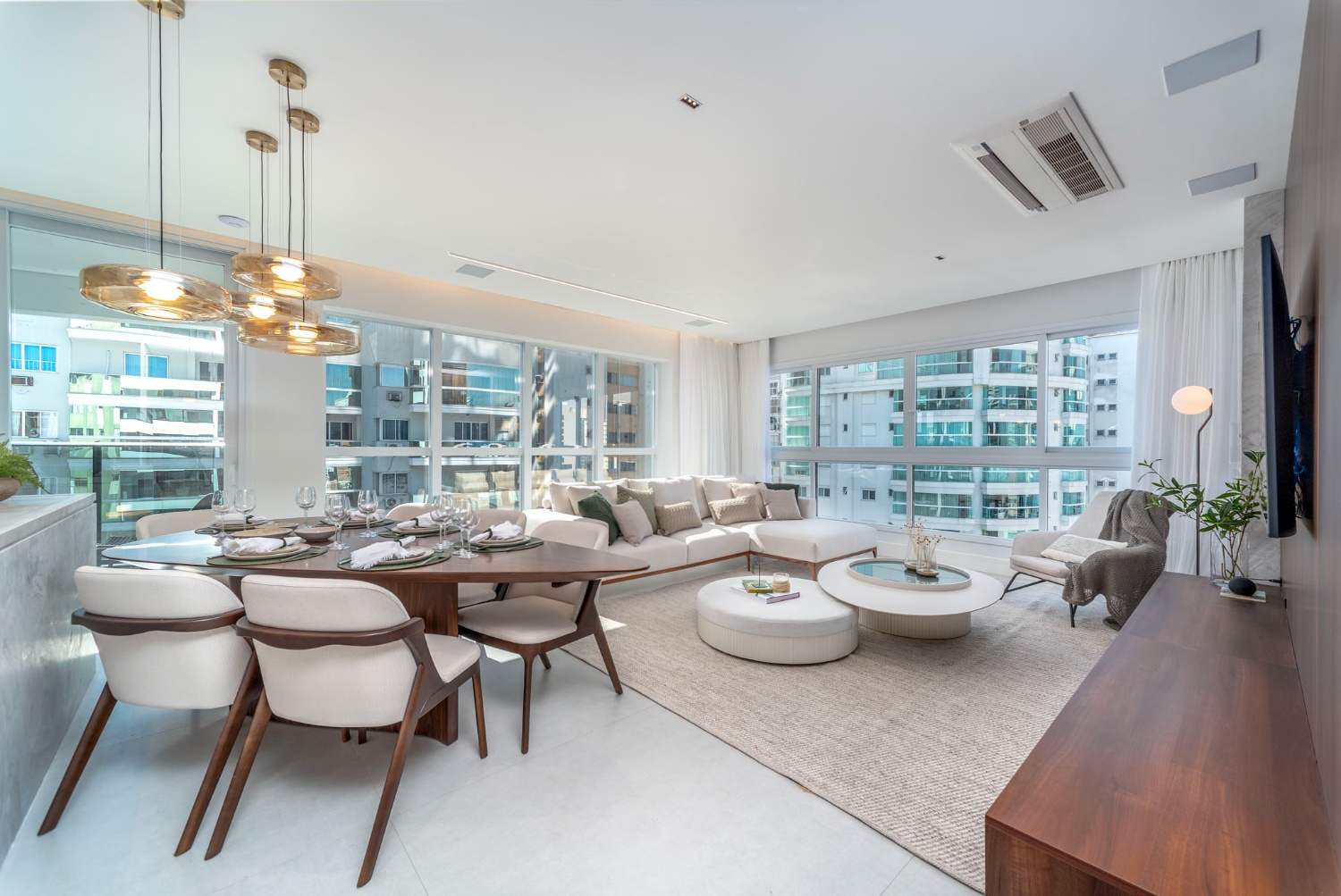 Apartamento no Ed. Cyano Mare em Balneário Camboriú - foto 3