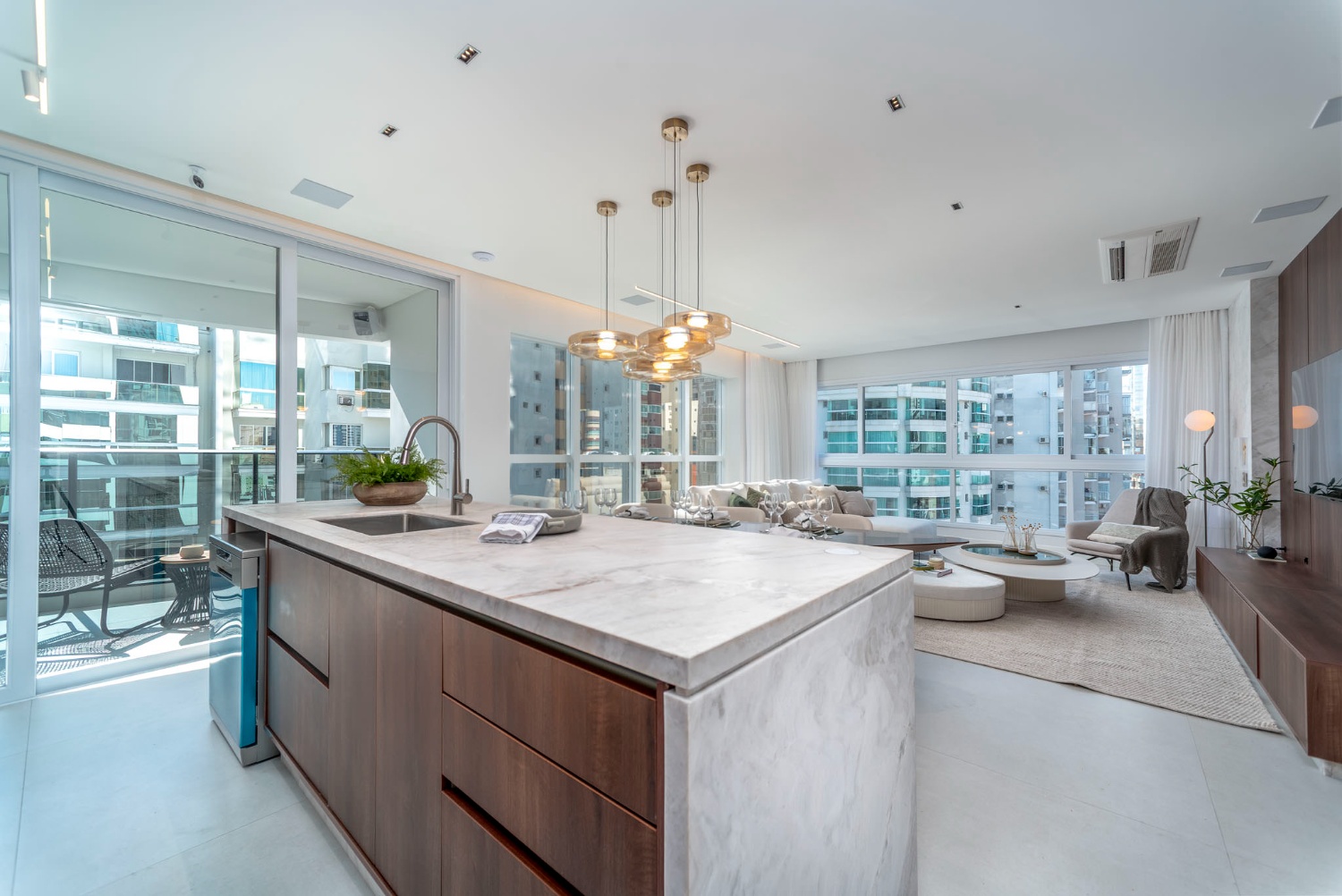 Apartamento no Ed. Cyano Mare em Balneário Camboriú - foto 6
