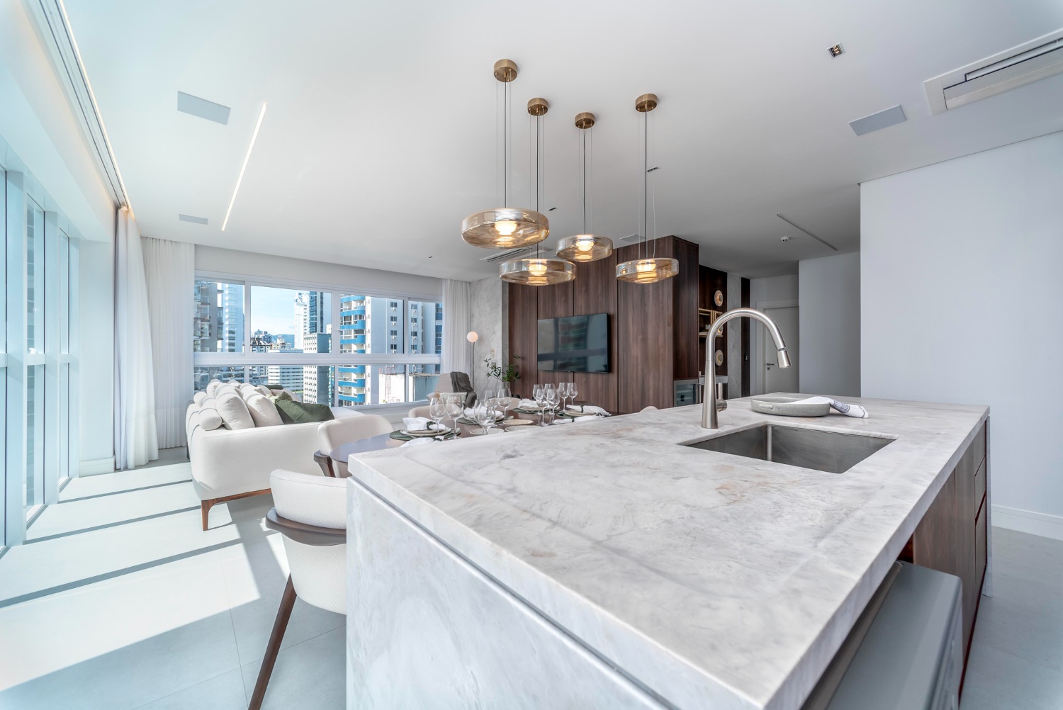 Apartamento no Ed. Cyano Mare em Balneário Camboriú - foto 8