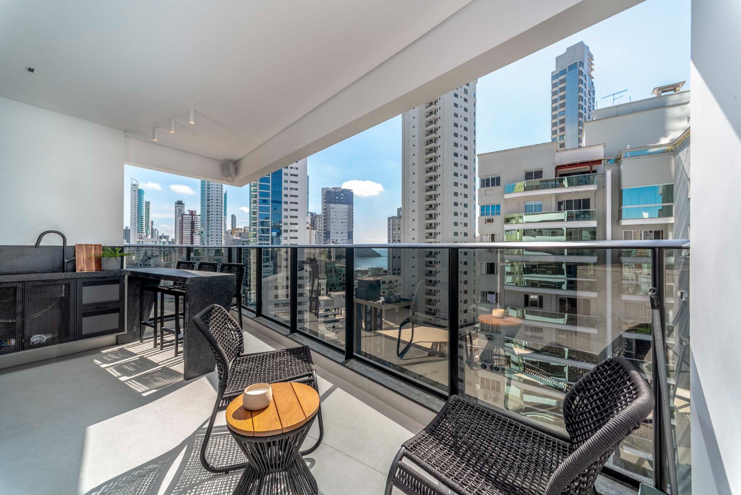 Apartamento no Ed. Cyano Mare em Balneário Camboriú - foto 12