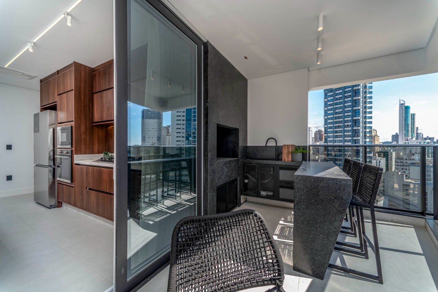 Apartamento no Ed. Cyano Mare em Balneário Camboriú - foto 13
