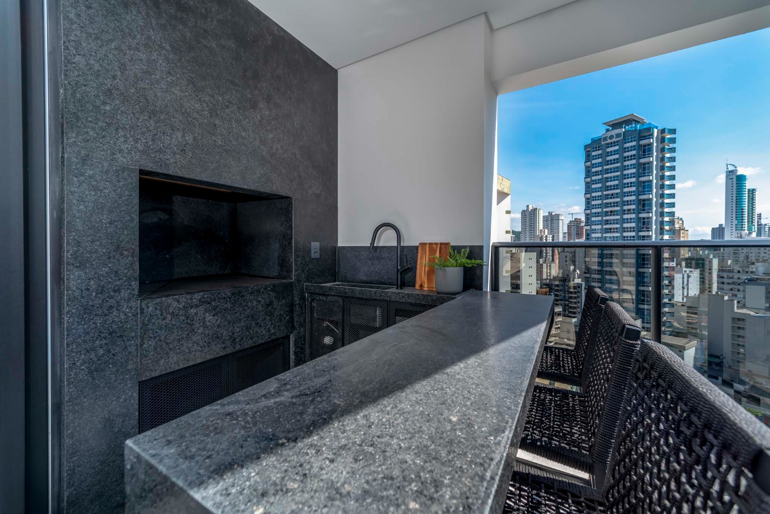 Apartamento no Ed. Cyano Mare em Balneário Camboriú - foto 14