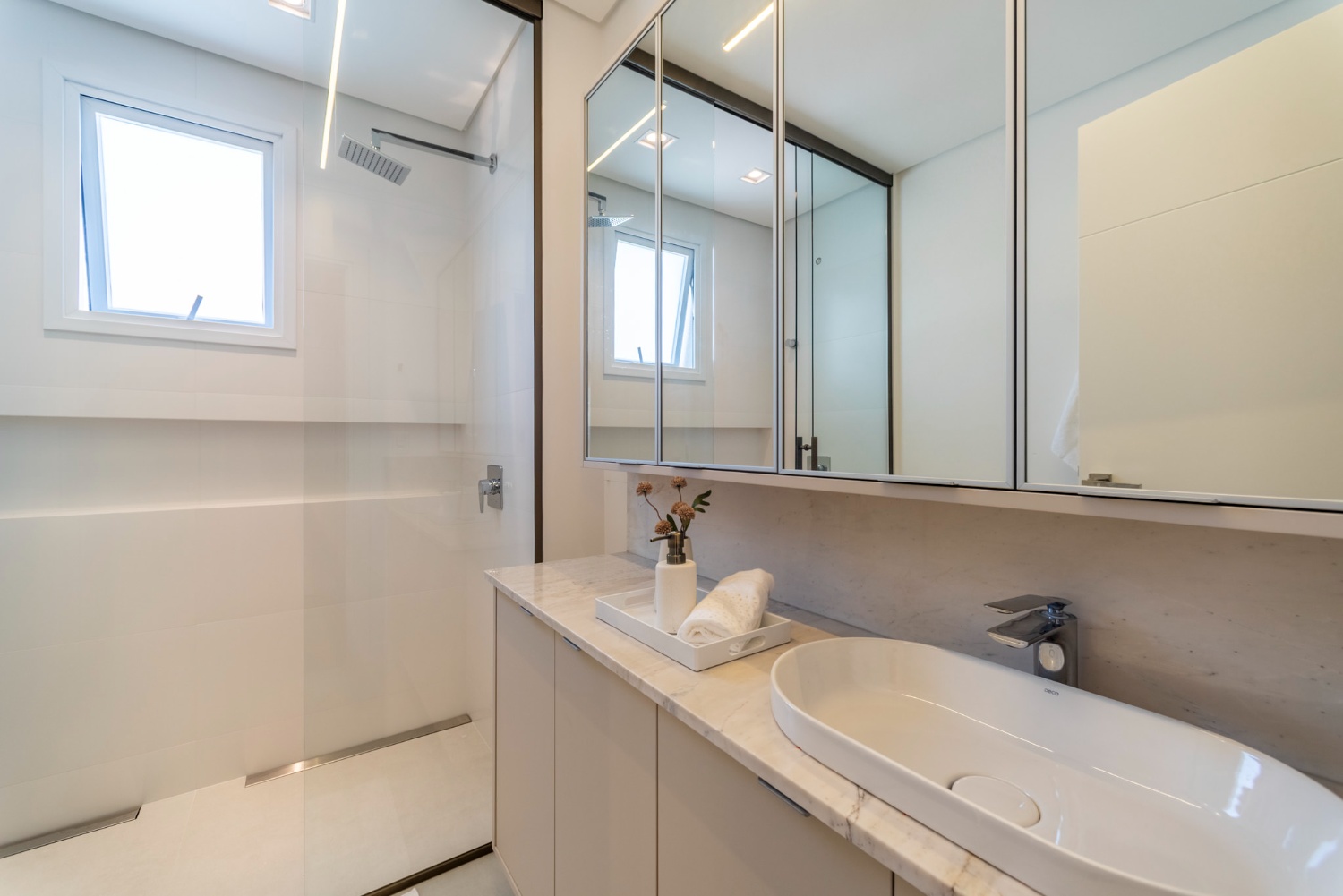Apartamento no Ed. Cyano Mare em Balneário Camboriú - foto 20