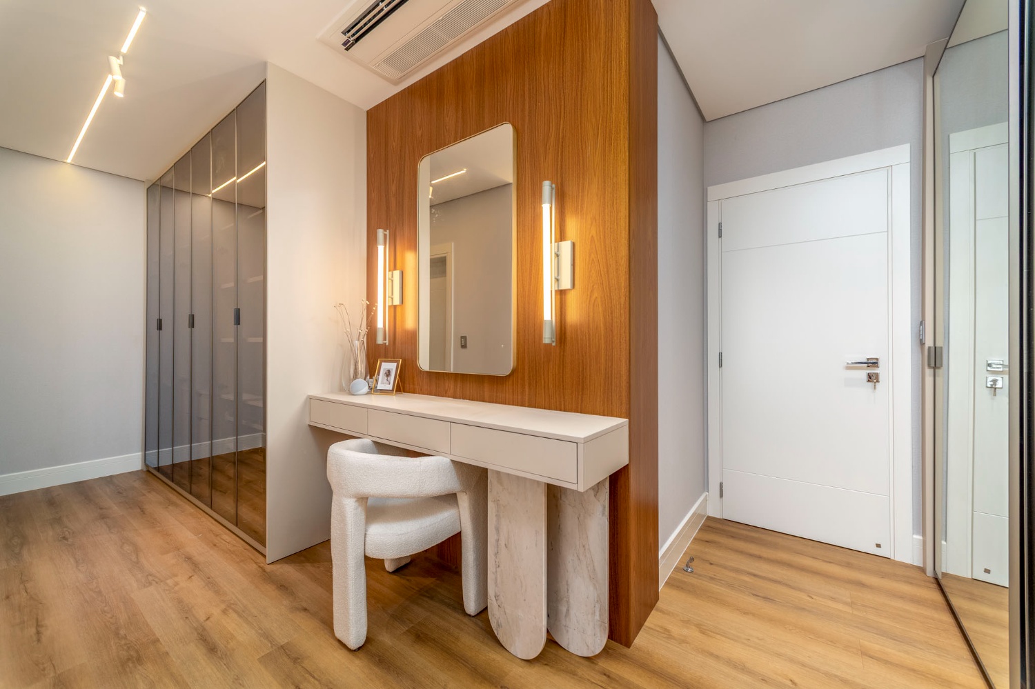 Apartamento no Ed. Cyano Mare em Balneário Camboriú - foto 25