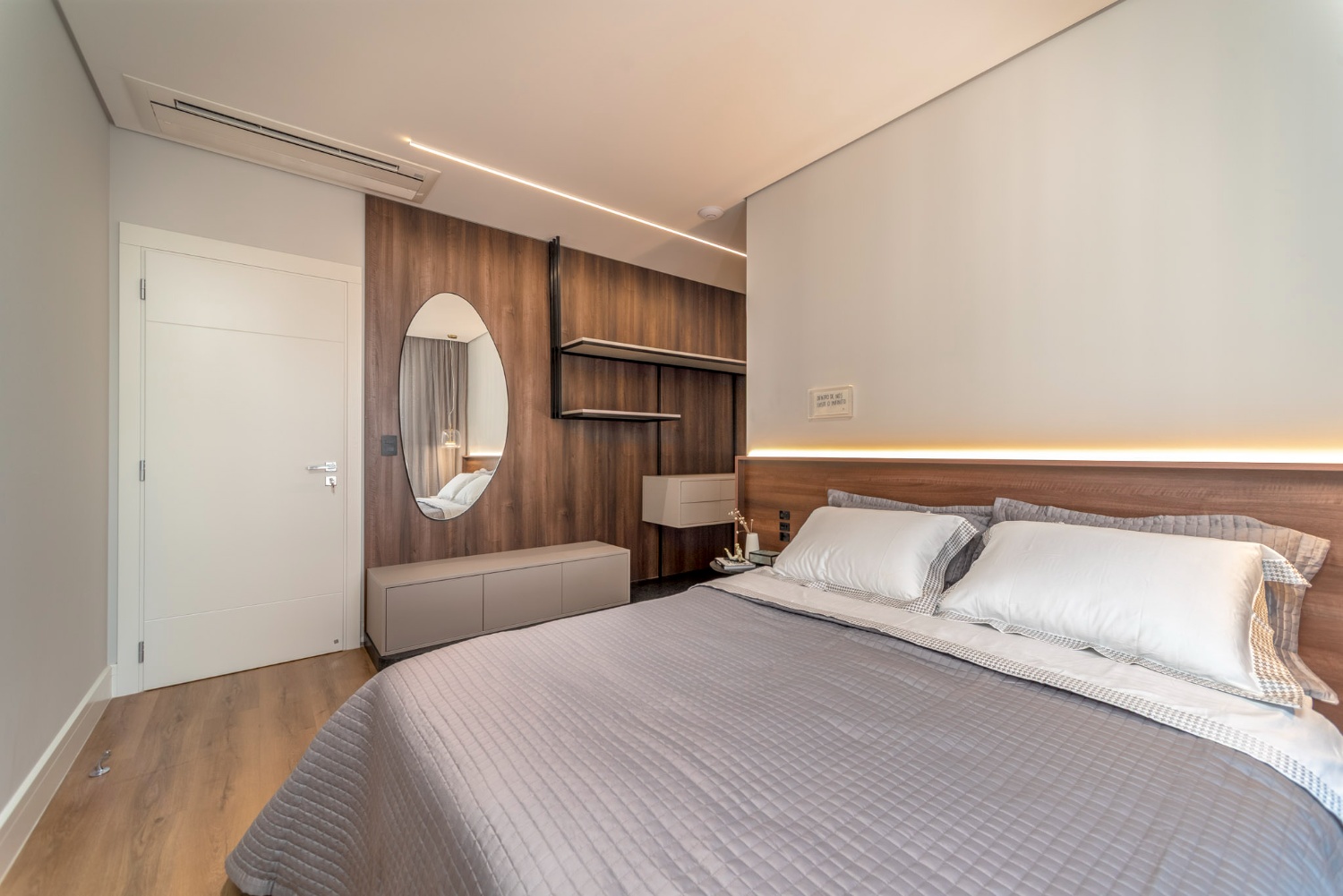 Apartamento no Ed. Cyano Mare em Balneário Camboriú - foto 28