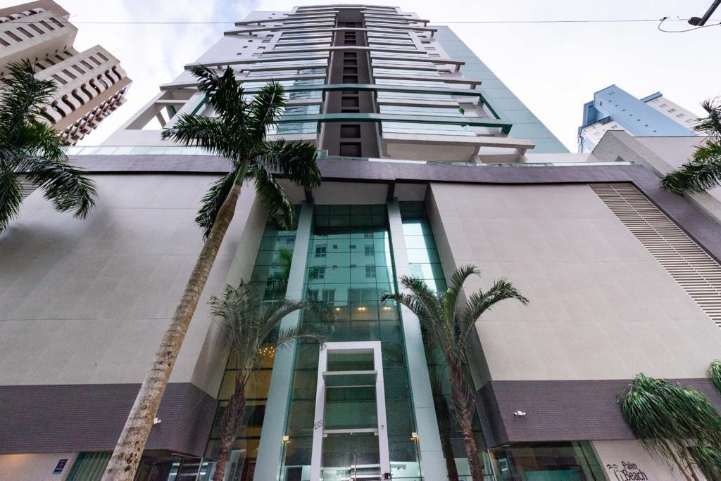 Apartamento Diferenciado com Terraço no Ed. Palm Beach em Balneário Camboriú - foto 9