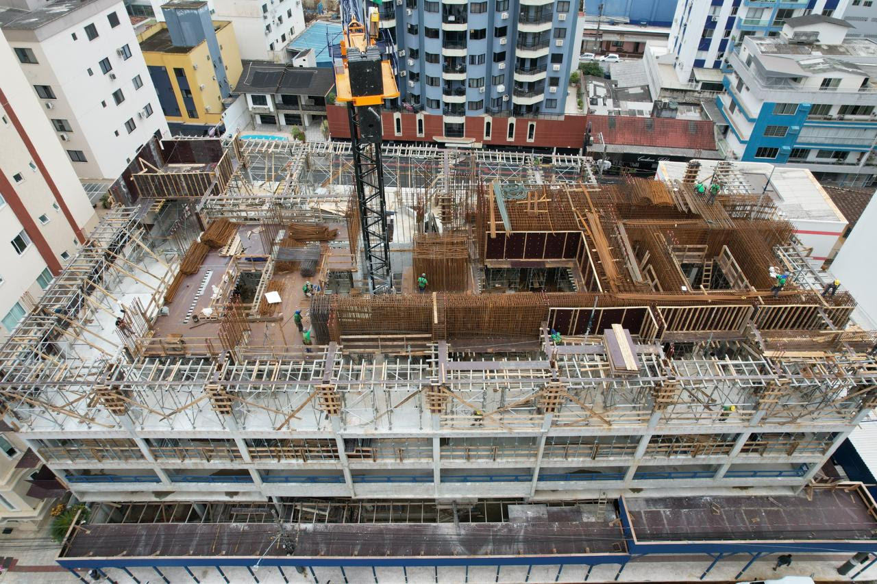 Apartamento no Edifício Maison Selenitá Residence em Balneário Camboriú - foto 6