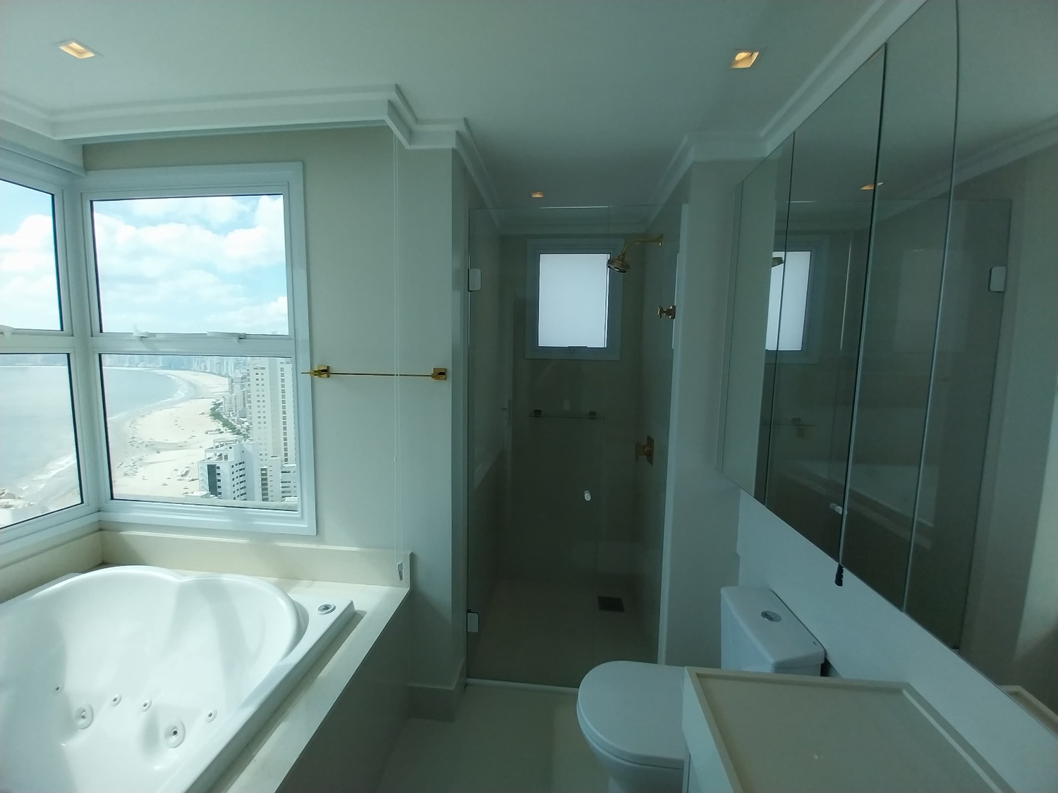 Apartamento no Edifício Eleganza Tower em Balneário Camboriú - foto 9