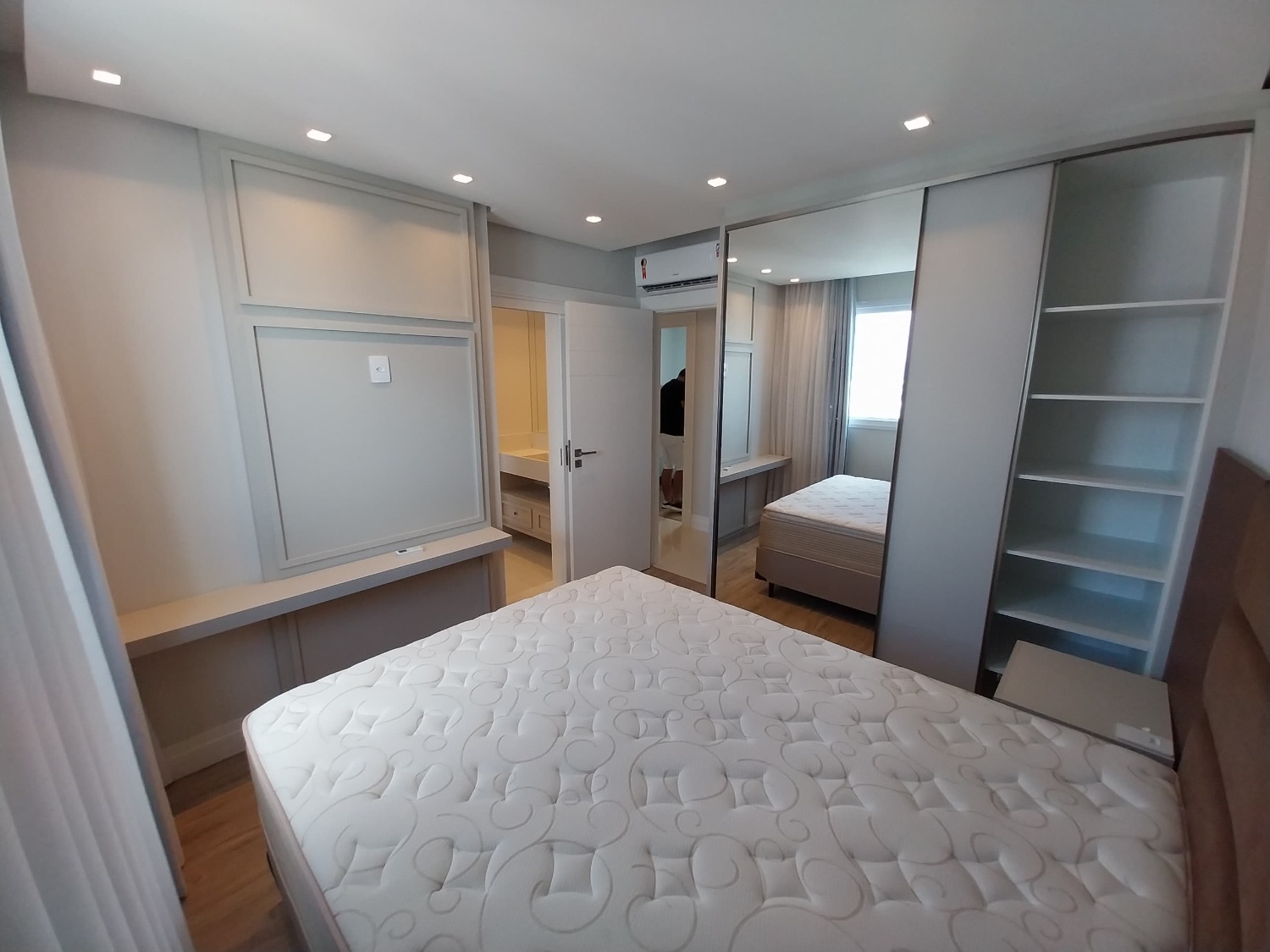 Apartamento no Edifício Eleganza Tower em Balneário Camboriú - foto 17