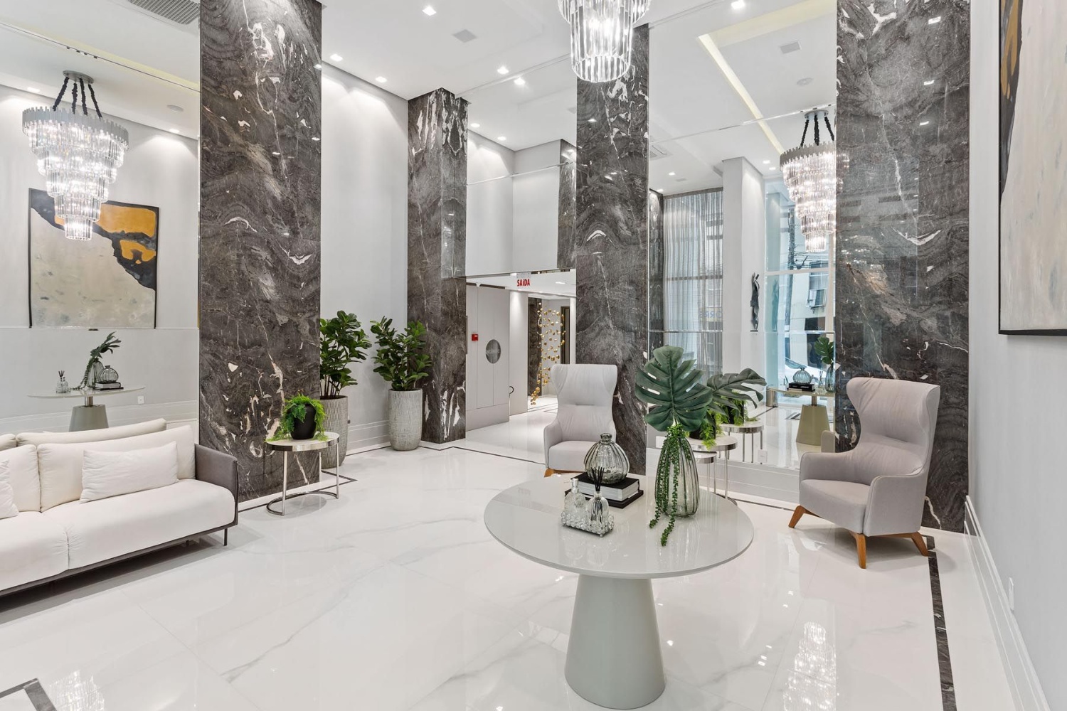 Apartamento no Edifício Eleganza Tower em Balneário Camboriú - foto 30