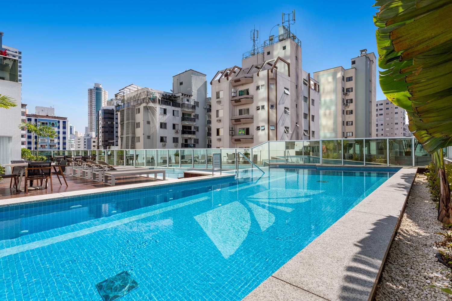 Apartamento no Edifício Eleganza Tower em Balneário Camboriú - foto 35
