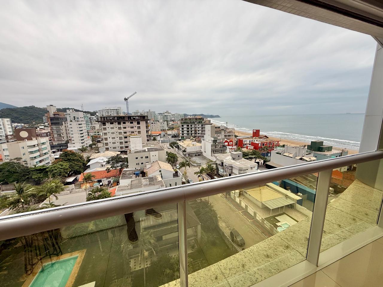 Apartamento no Ed. Mirage Residence na Praia Brava - foto 11