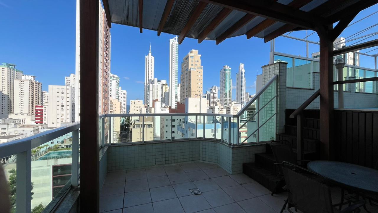 Cobertura no Residencial Cannes no Centro de Balneário Camboriú - foto 4