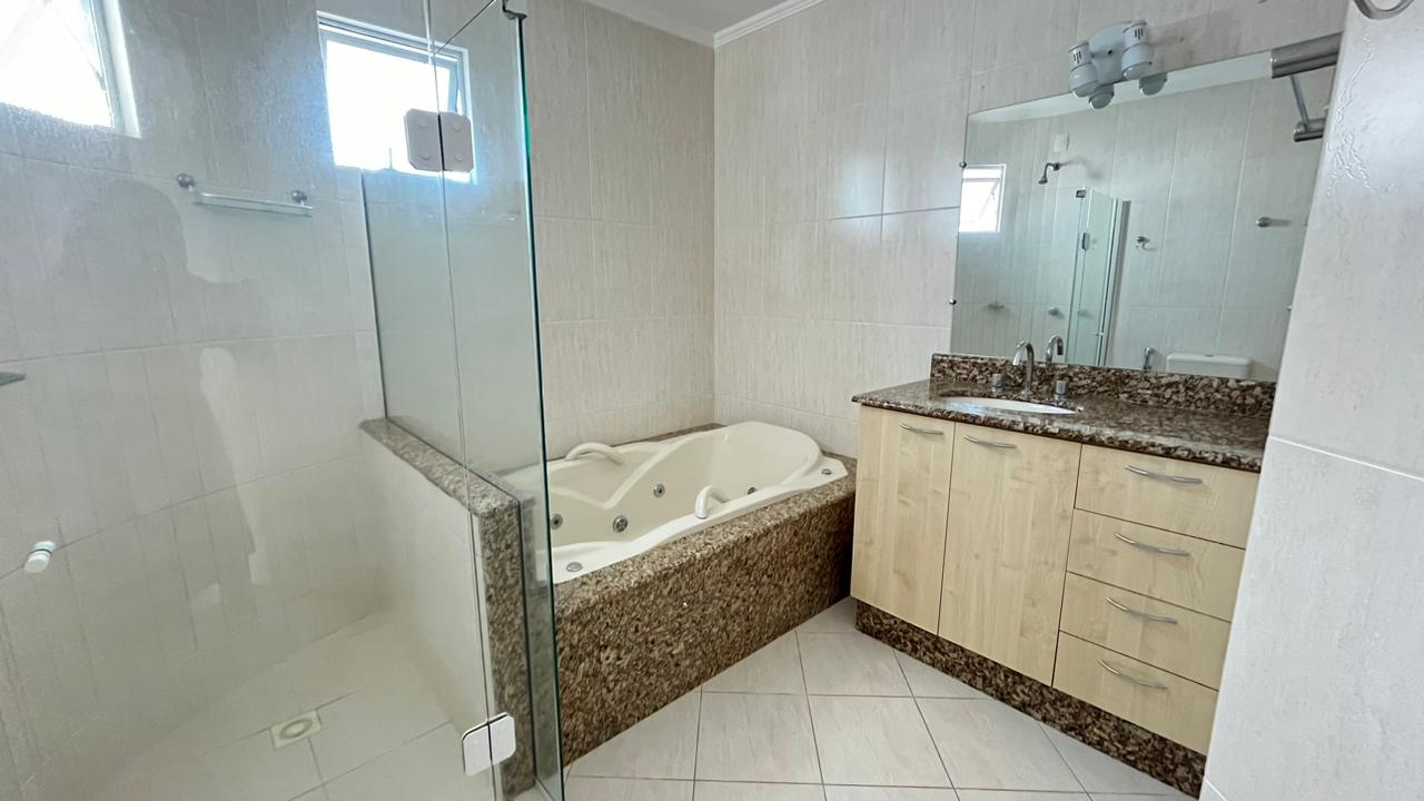 Cobertura no Residencial Cannes no Centro de Balneário Camboriú - foto 16
