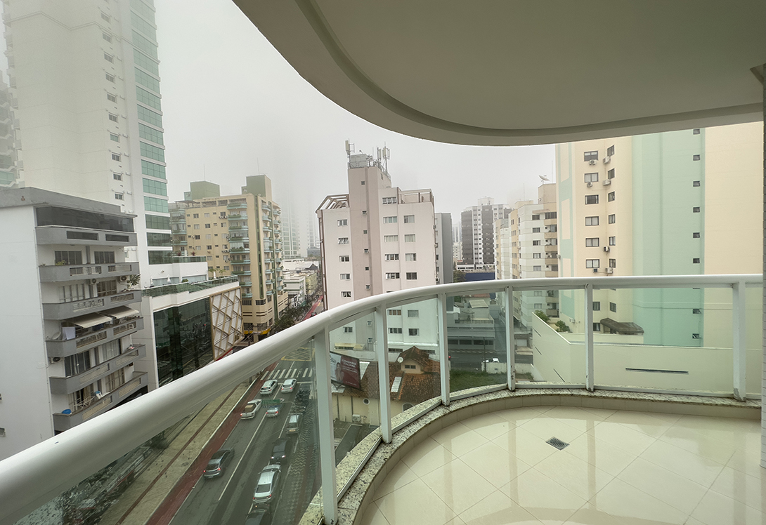 Apartamento no Edifício Villa Florence no Centro de Balneário Camboriú - foto 4
