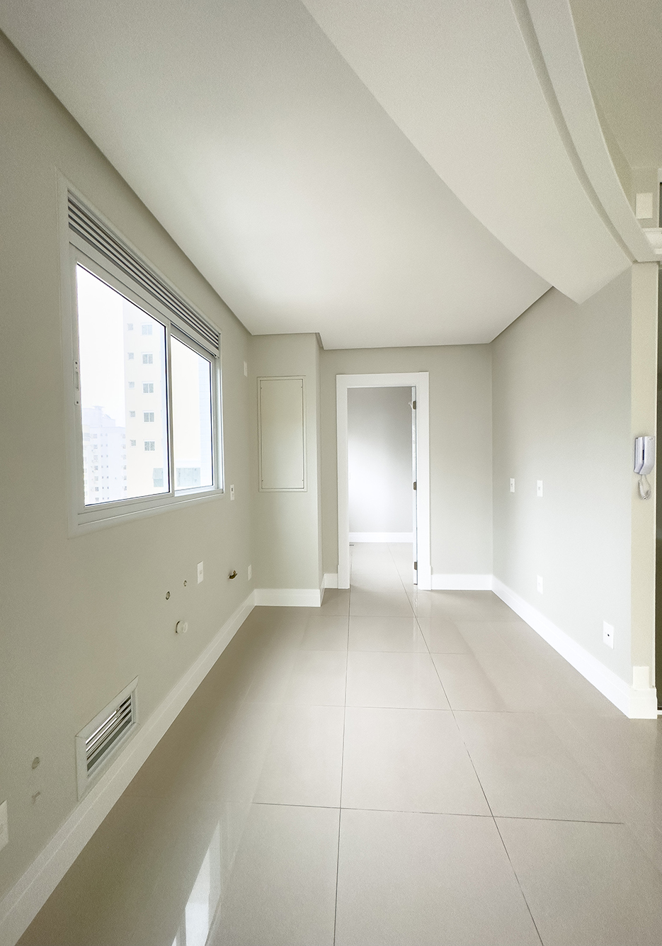 Apartamento no Edifício Villa Florence no Centro de Balneário Camboriú - foto 9