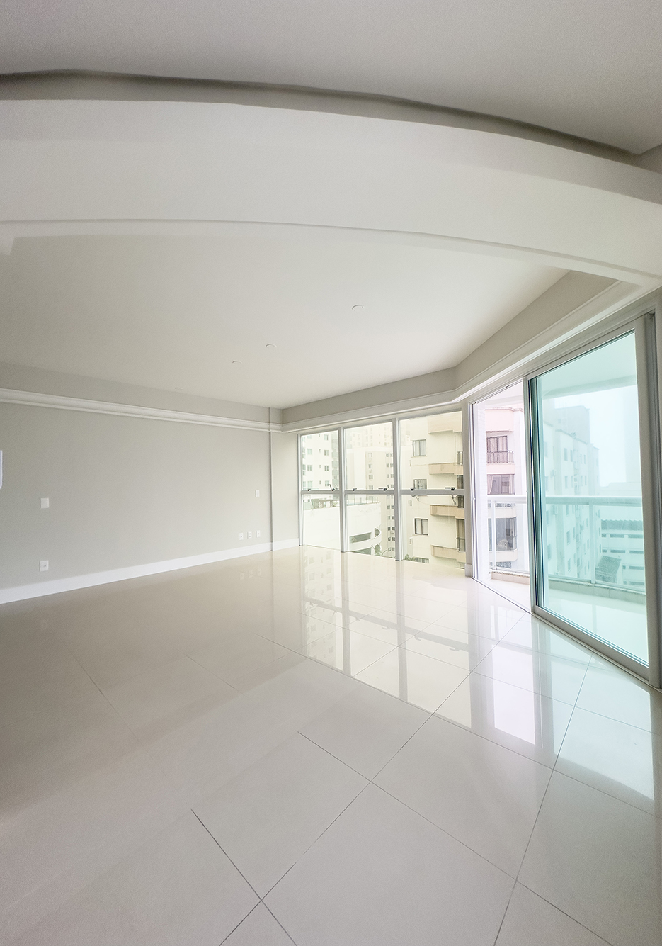 Apartamento no Edifício Villa Florence no Centro de Balneário Camboriú - foto 12