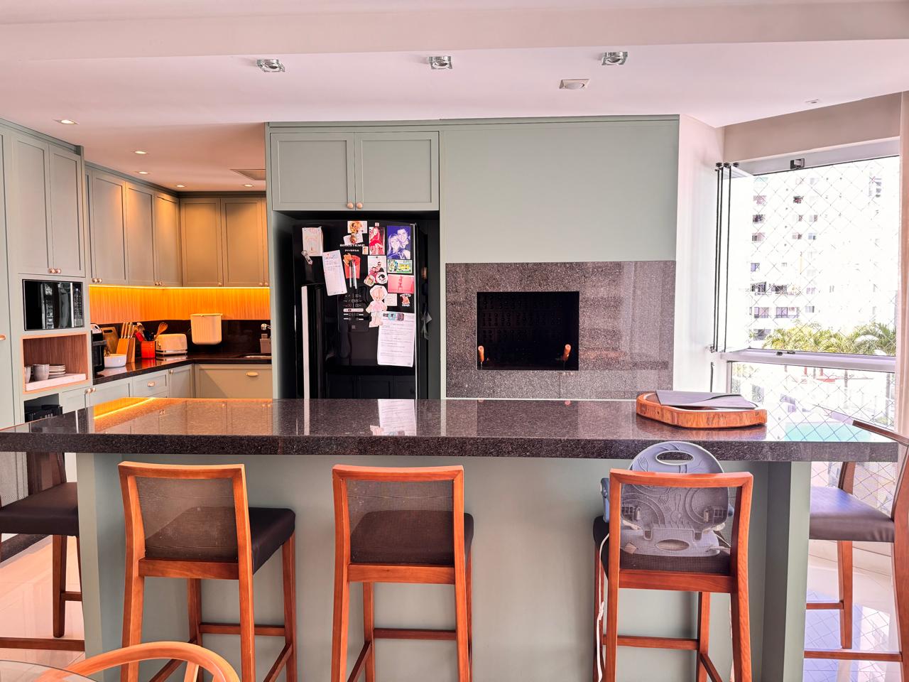 Apartamento no Edifício Solar do Guarujá no Centro de Balneário Camboriú - foto 4