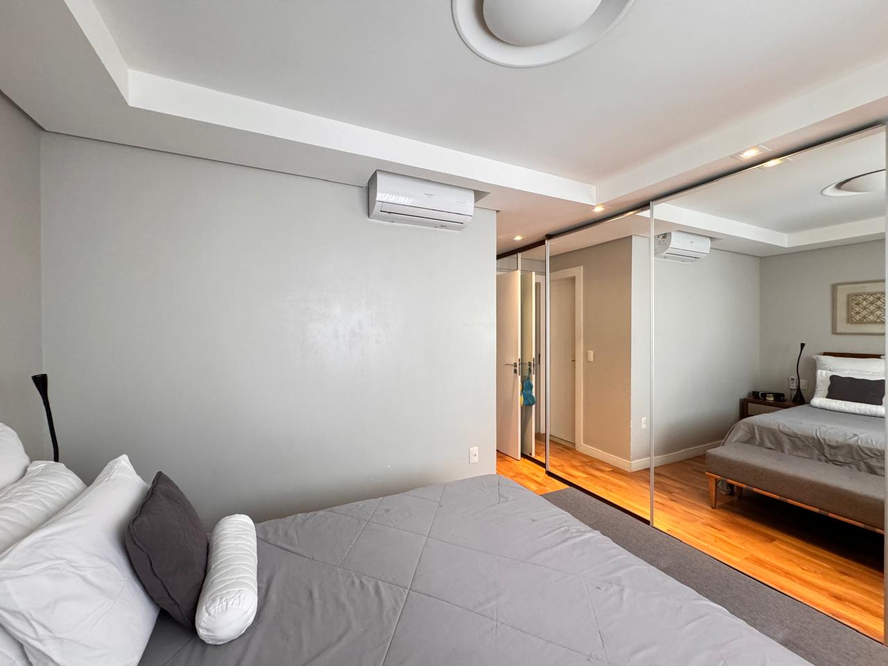 Apartamento no Edifício Solar do Guarujá no Centro de Balneário Camboriú - foto 10