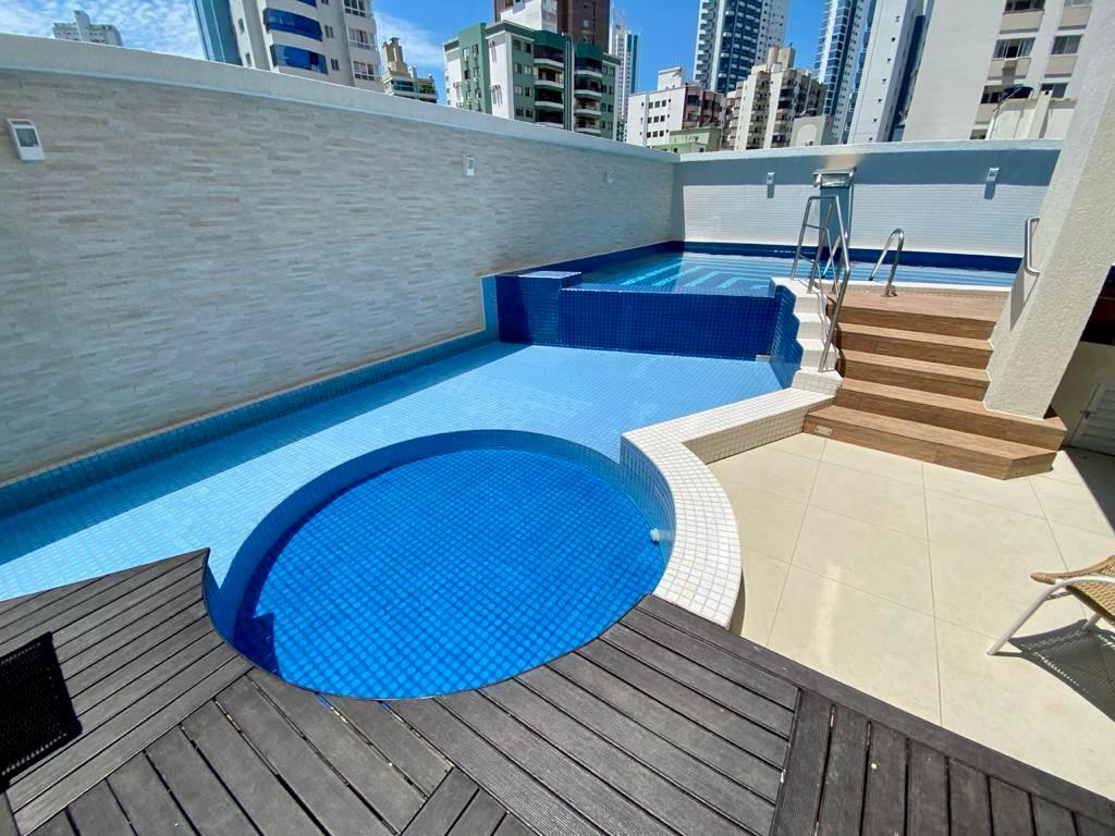 Apartamento no Edifício Solar do Guarujá no Centro de Balneário Camboriú - foto 12