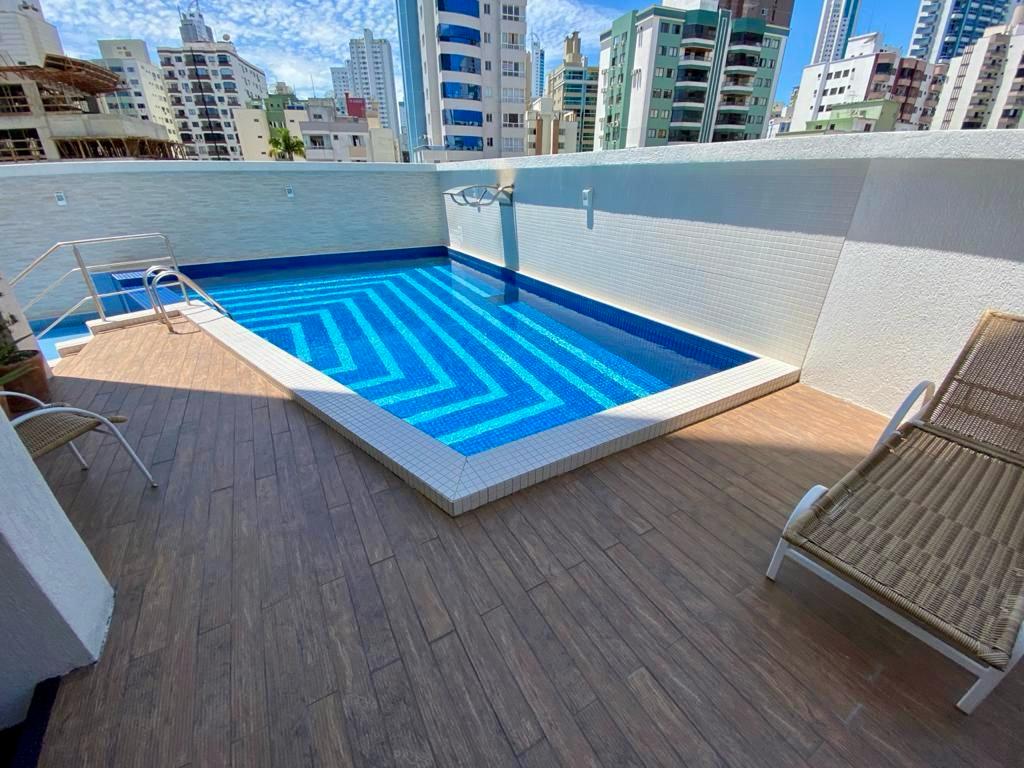 Apartamento no Edifício Solar do Guarujá no Centro de Balneário Camboriú - foto 13