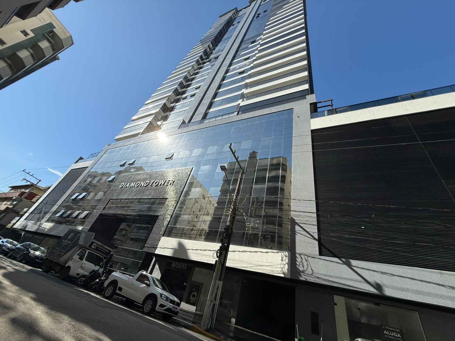 Apartamento no Edifício Diamond Tower em Itapema - foto 2