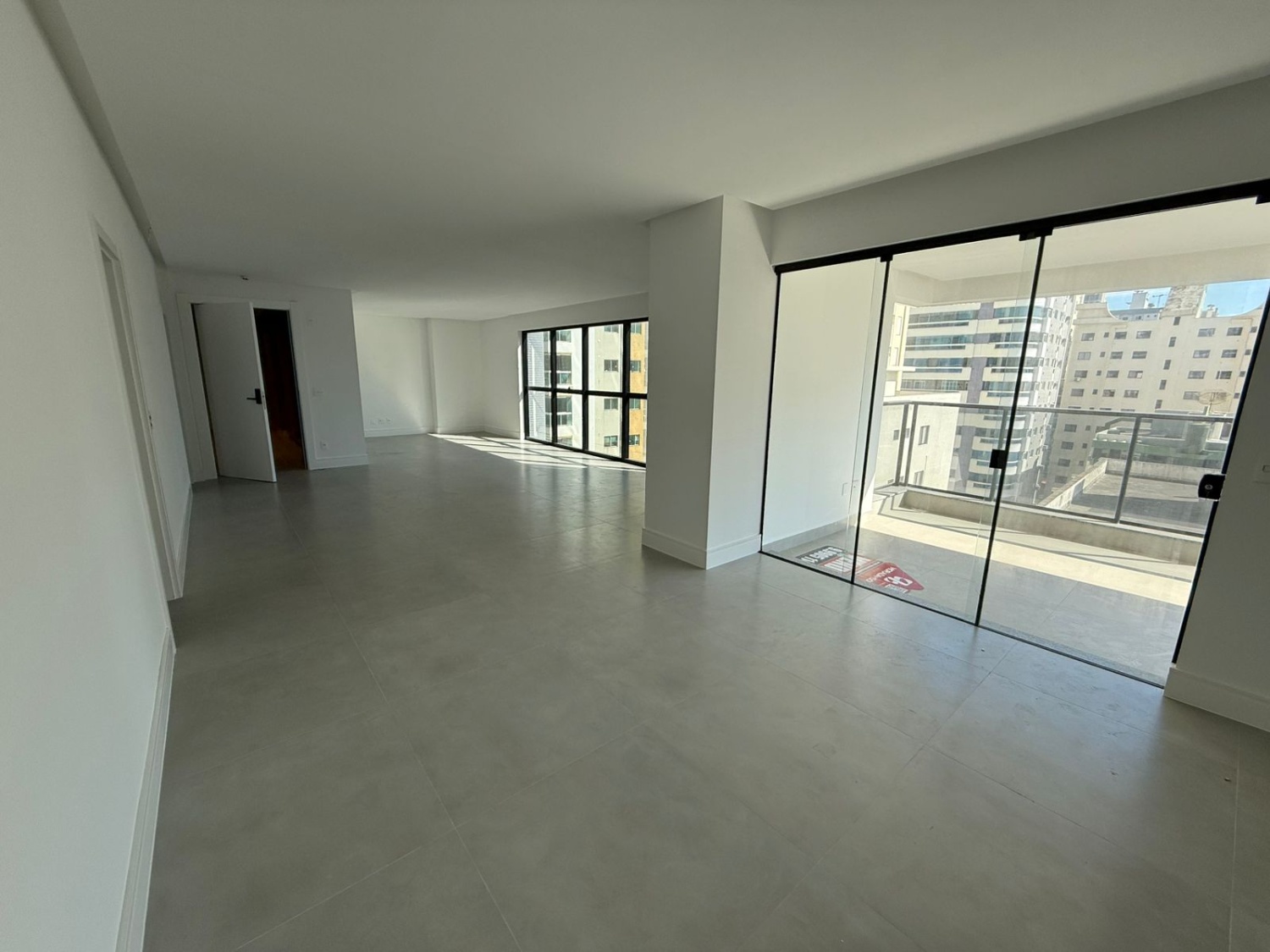 Apartamento no Edifício Diamond Tower em Itapema - foto 6