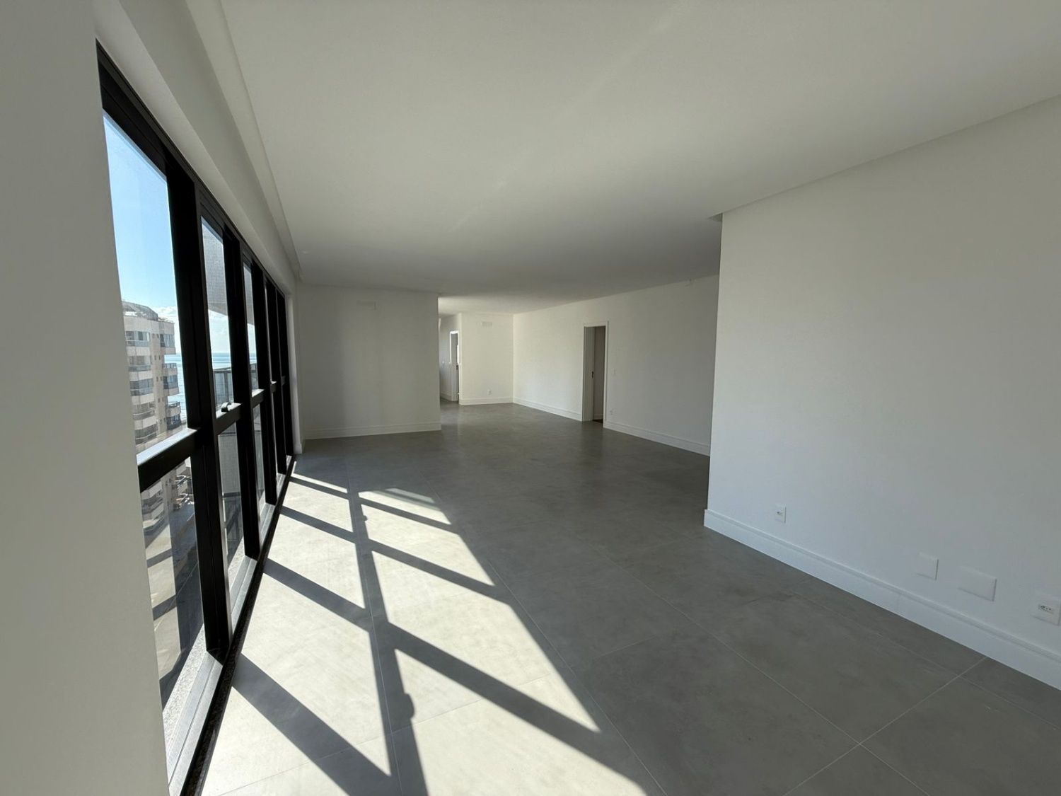 Apartamento no Edifício Diamond Tower em Itapema - foto 7