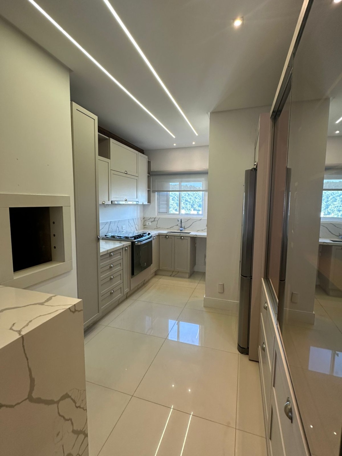 Apartamento no Ed. Salvatore Residenziale em Balneário Camboriú - foto 5