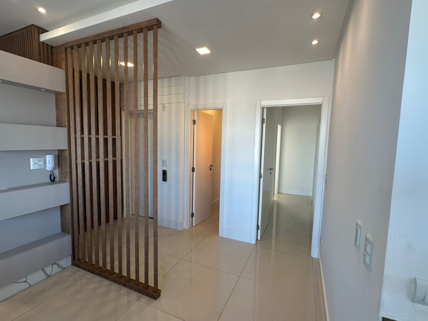 Apartamento no Ed. Salvatore Residenziale em Balneário Camboriú - foto 6