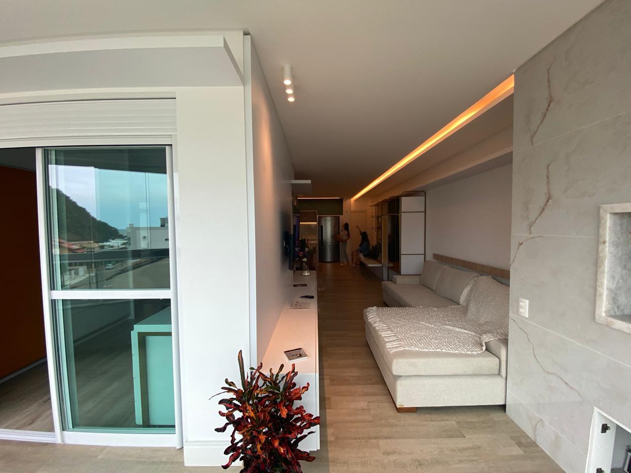 Apartamento no Edifício Porto Madeiro na Praia Brava - foto 17