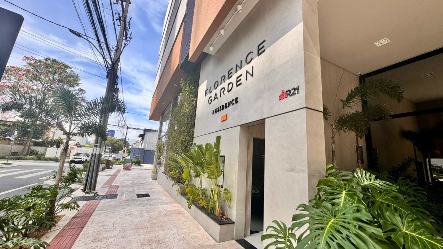 Apartamento no Edifício Florence Garden em Balneário Camboriú - foto 2