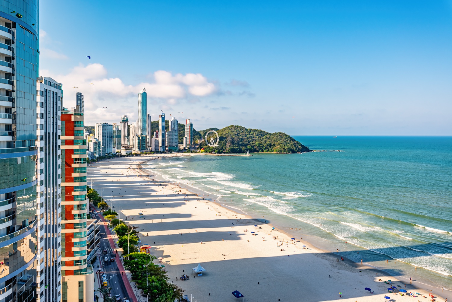 Apartamento no Edifício Concorde Frente Mar em Balneário Camboriú - foto 2