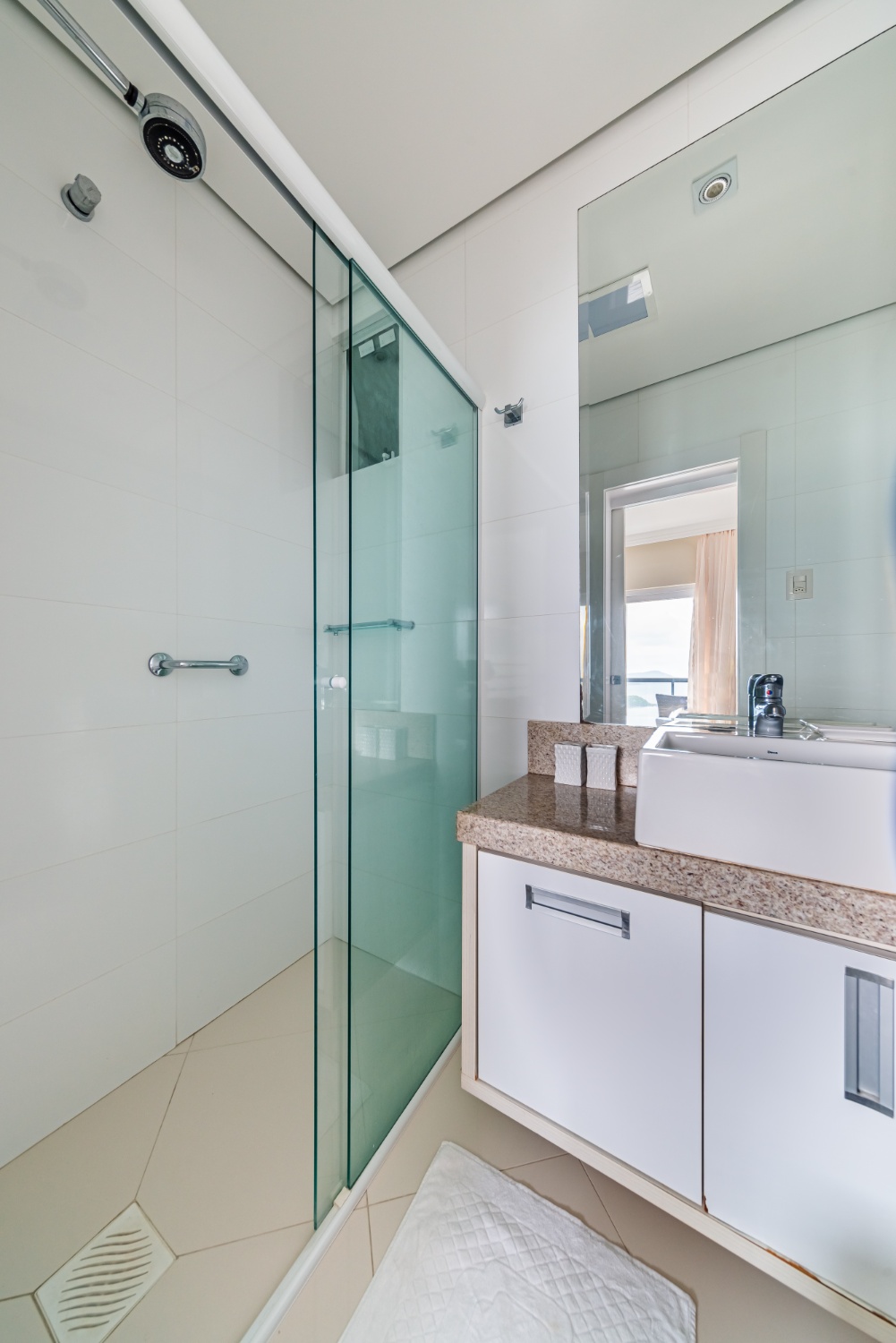 Apartamento no Edifício Concorde Frente Mar em Balneário Camboriú - foto 36